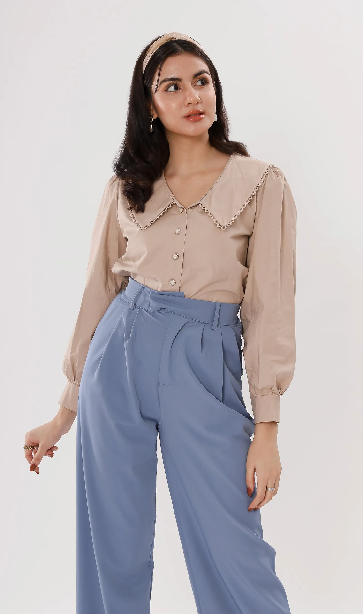 ANNALISE Prairie-Collar Top (Taupe)