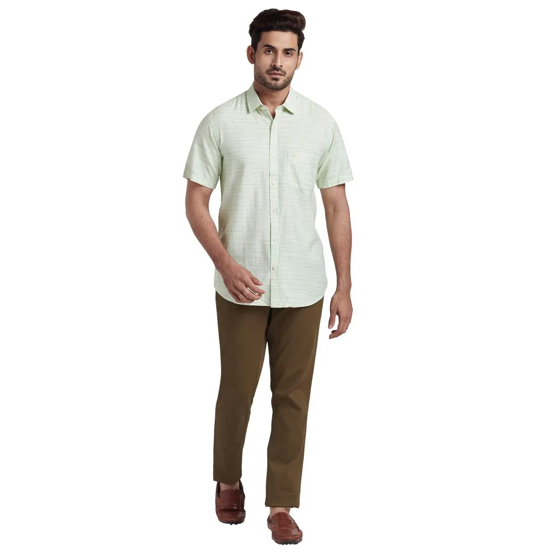 ColorPlus Men Green Solid Tailored Fit Cotton Half Sleeve Shirt
