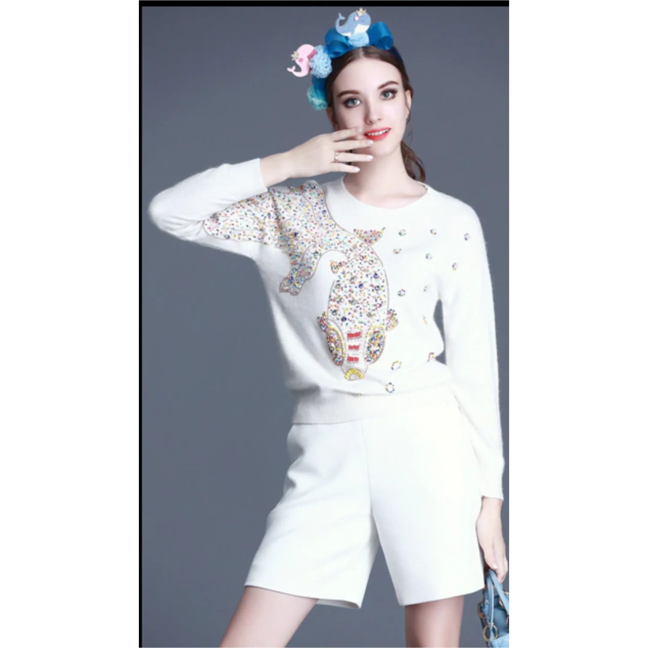 FASHIONABLE GOLDFISH SWEATER