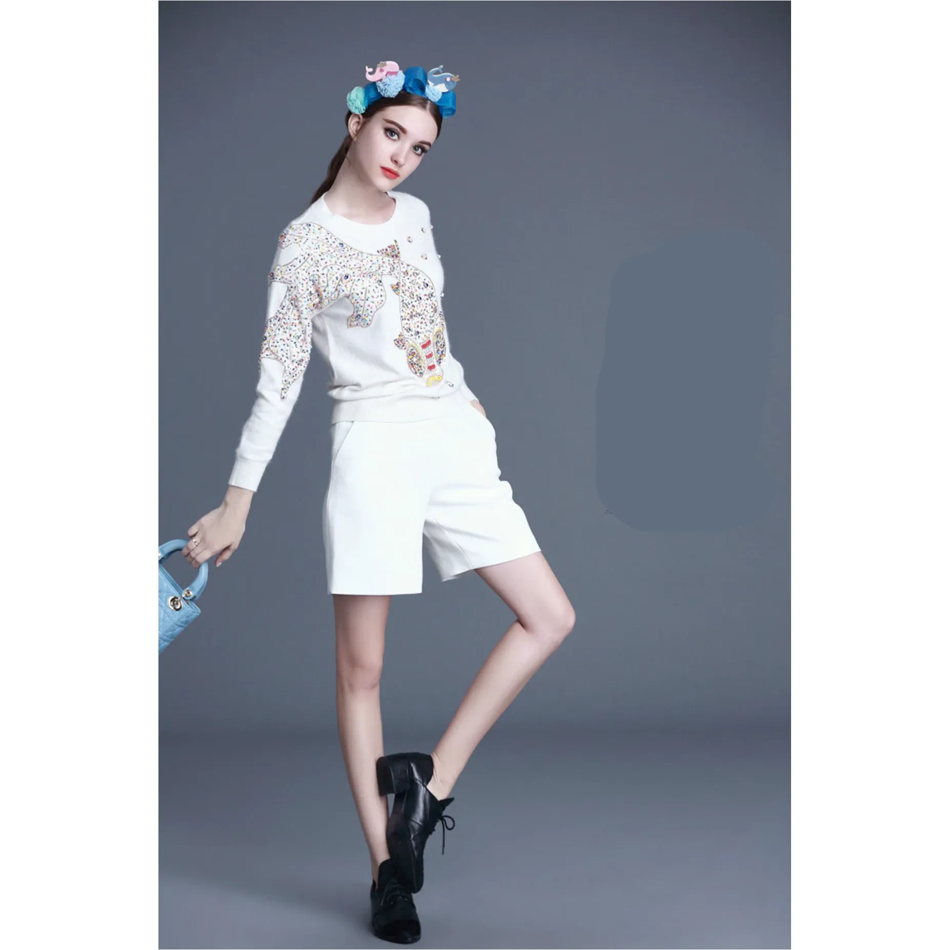 FASHIONABLE GOLDFISH SWEATER