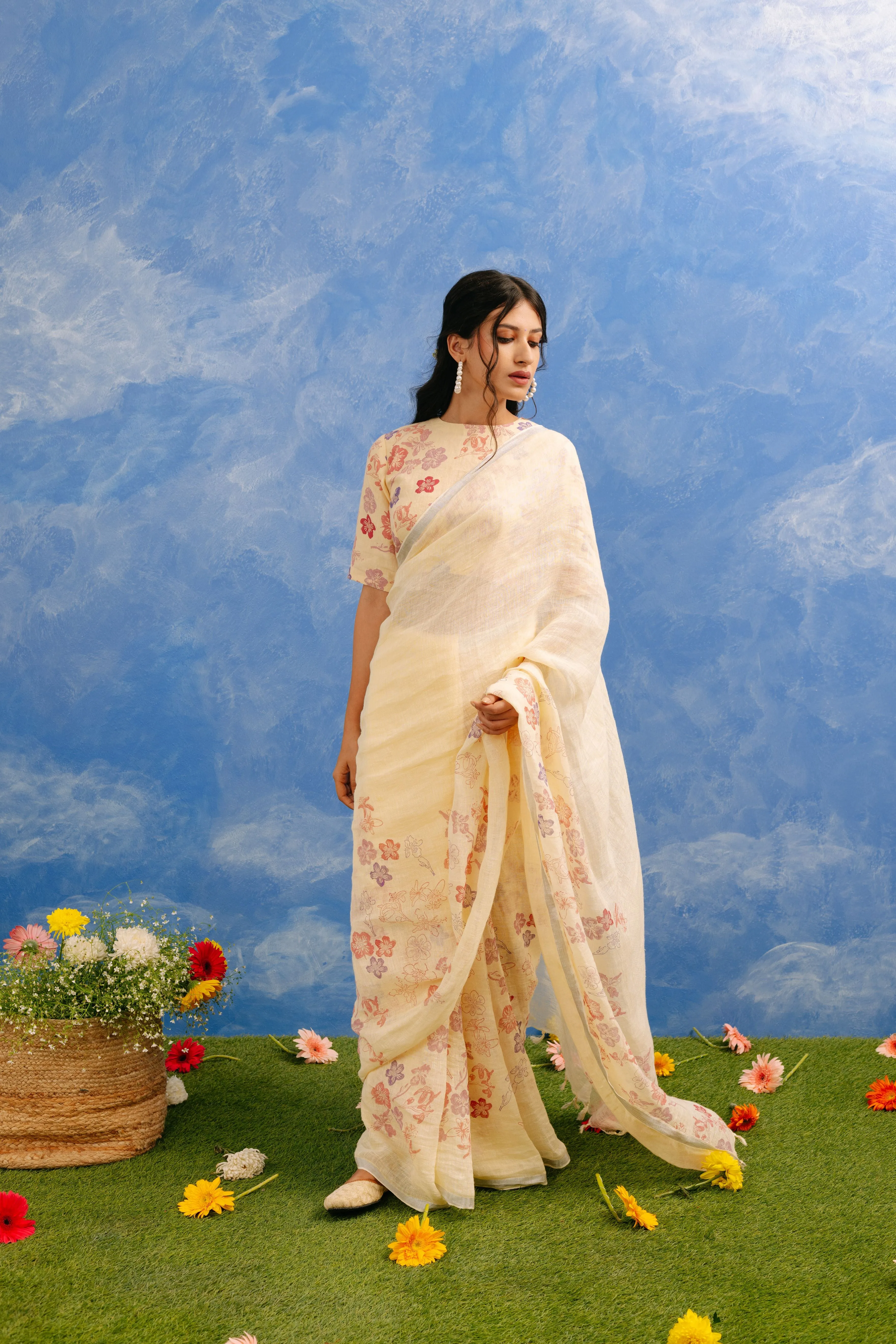 Neera Linen Sari