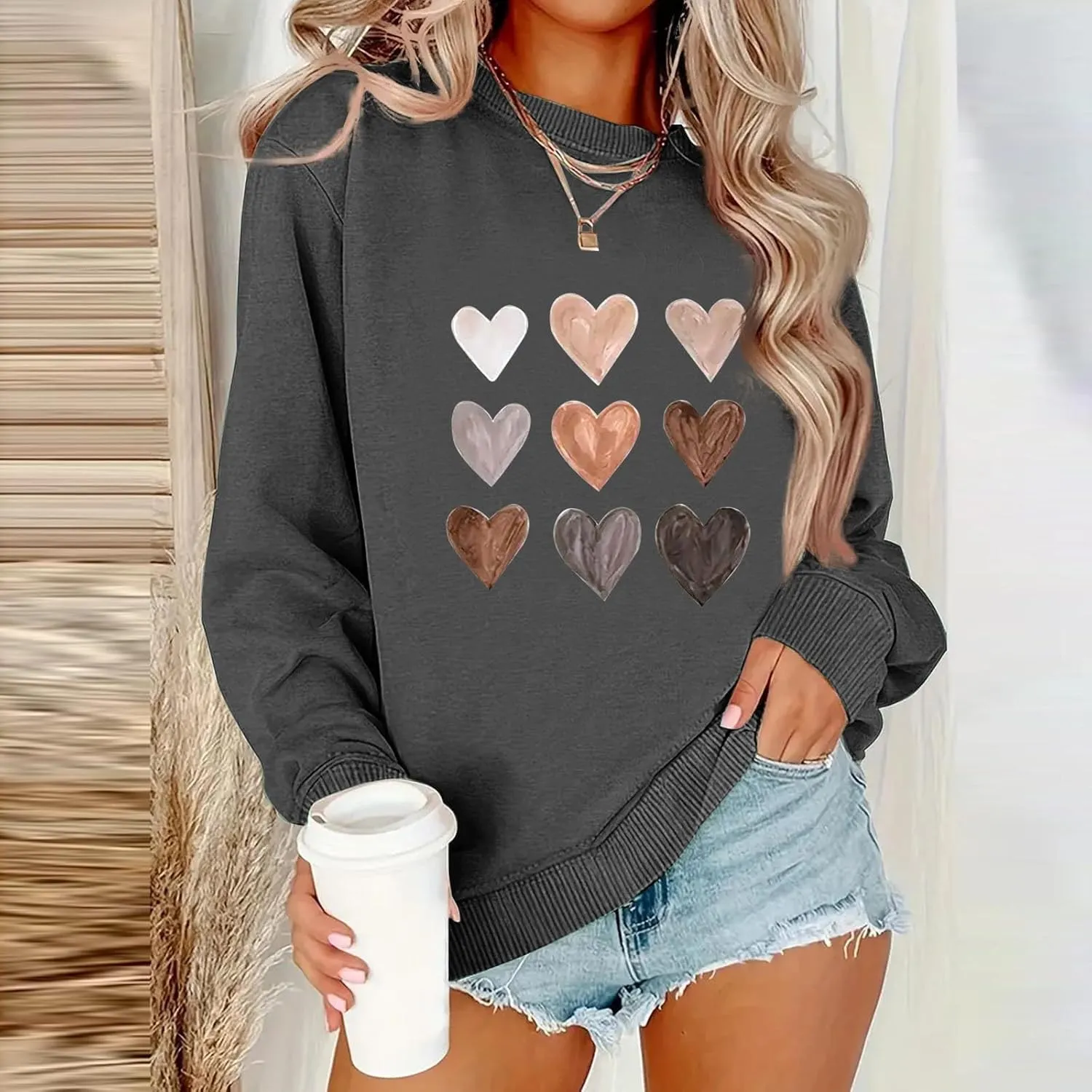 Womens Casual Oversized Sweatshirts Cute Heart Graphic Shirts Crewneck Long Sleeve Comfy Casual Basic Pullover Tops